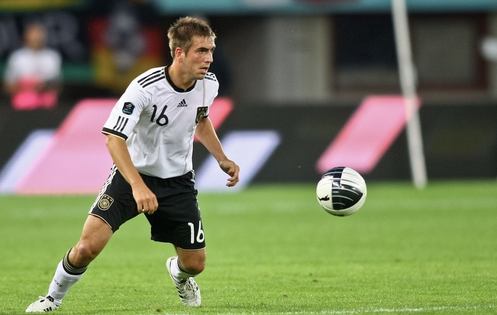 英雄联盟S15全球赛-休斯敦火箭内部会议纪要流出——国际比赛日状态回暖，欧超杯使命明确，纪律约束更严格的简单介绍